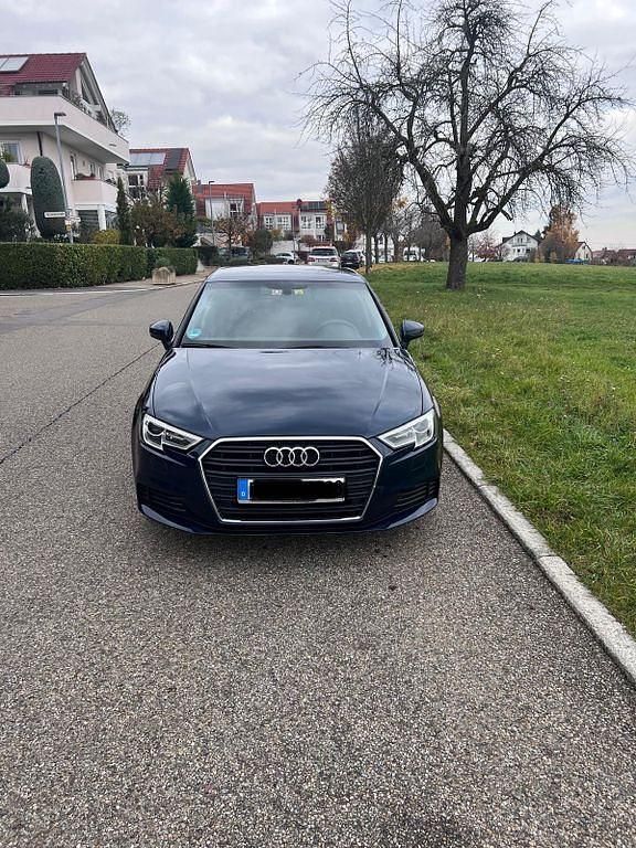 Gebraucht Audi A3 Comfort 116 PS (85 kW) 2017 Blau Limousine
