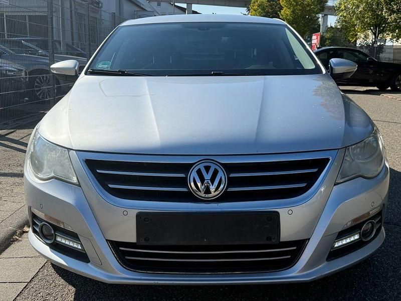 Gebraucht VW Passat Basis 140 PS (102 kW) 2010 Silber Limousine