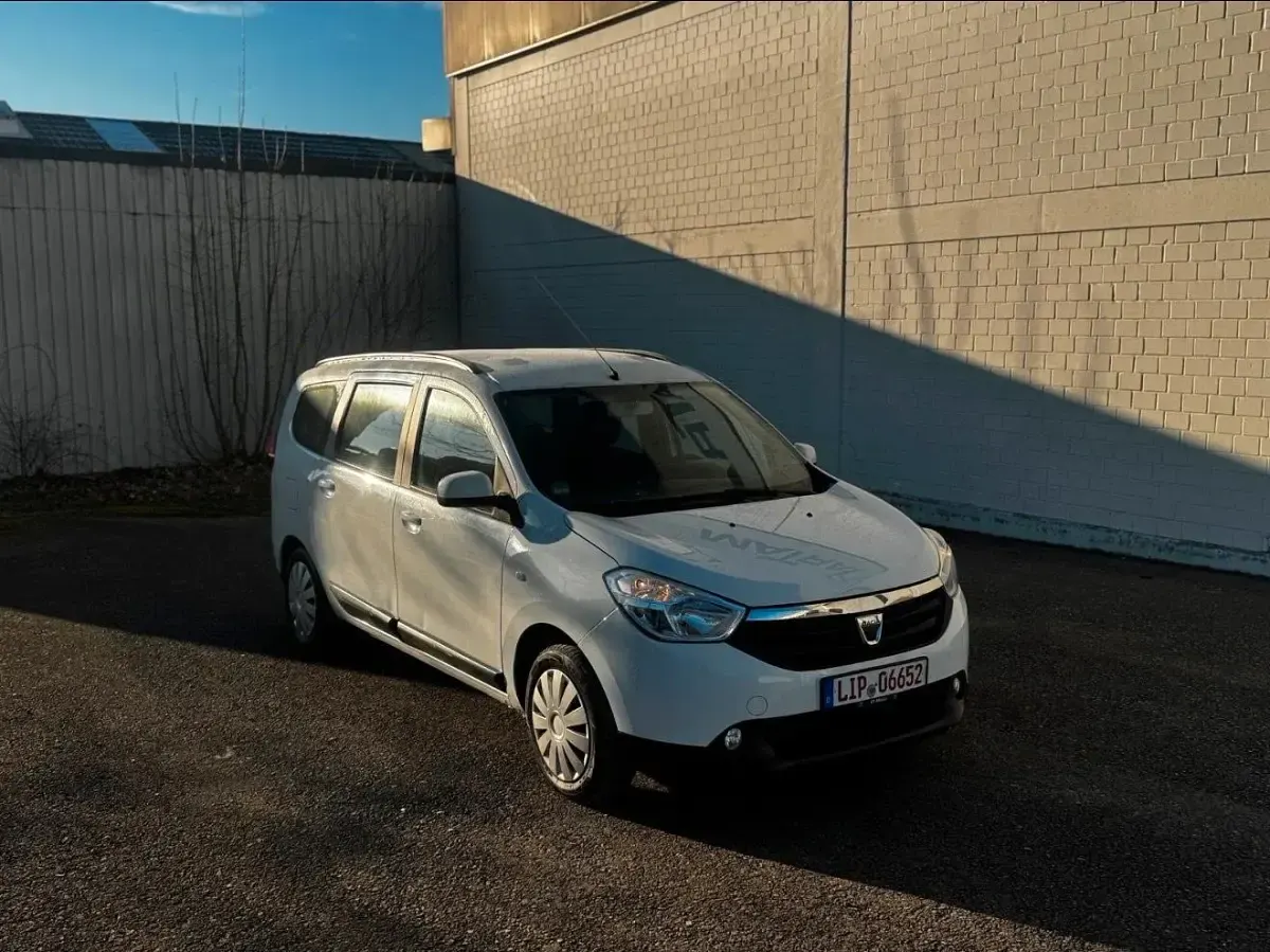 Używany Dacia Lodgy 131 KM (96 kW) 2017 Biały Minivan