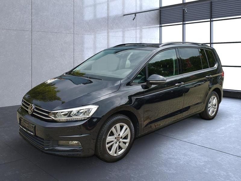 Gebraucht VW Touran Comfortline 150 PS (110 kW) 2023 Schwarz Van / Kleinbus