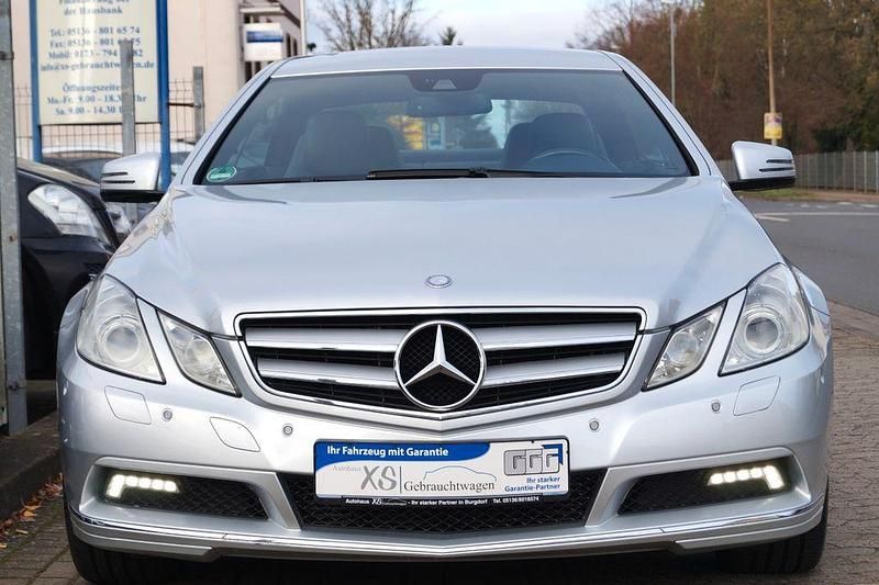 Gebraucht Mercedes E250 Avantgarde 204 PS (150 kW) 2010 Silber Coupé