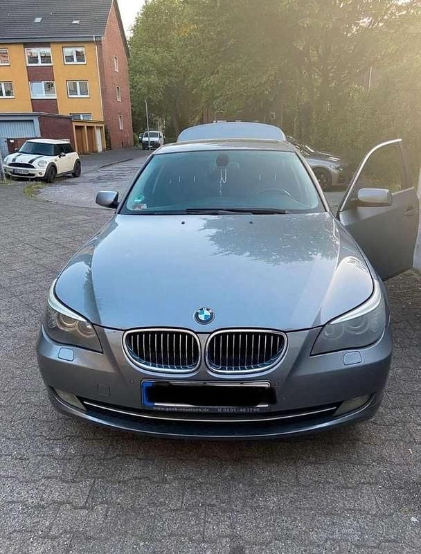 Grau Gebraucht 2009 BMW 523 Limousine | 4.500 € (Superpreis) - Bild 1/4