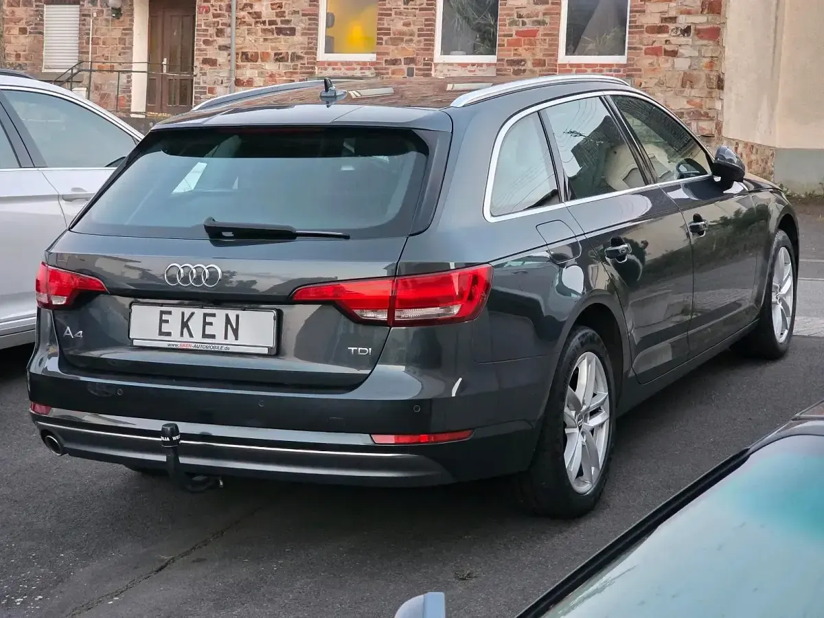 Gebraucht Audi A4 Sport 150 PS (110 kW) 2017 Manhattangrau metallic Kombi