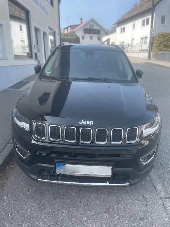 Gebraucht Jeep Compass Limited 170 PS (125 kW) 2018 Schwarz SUV
