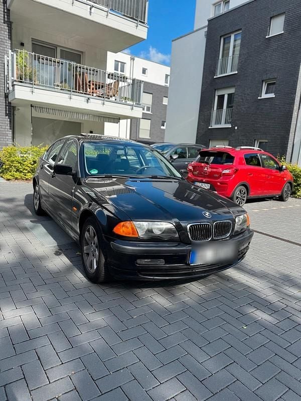Schwarz Gebraucht 1998 BMW 320 Basis Limousine | 2.500 € (Guter Preis) - Bild 1/4