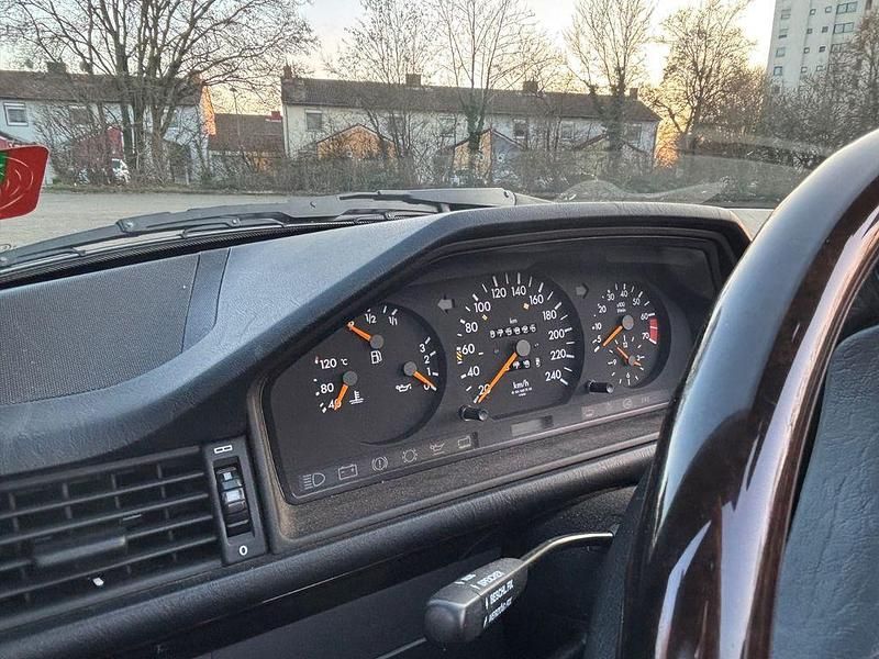 Gebraucht Mercedes E200 Edition 136 PS (100 kW) 1997 Violet Cabrio