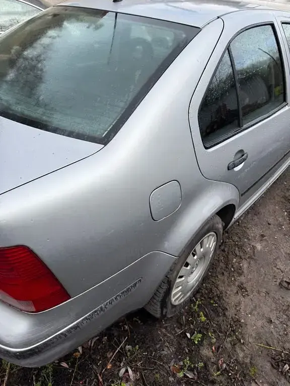 Gebraucht VW Bora Trendline 90 PS (66 kW) 2000 Silber Limousine