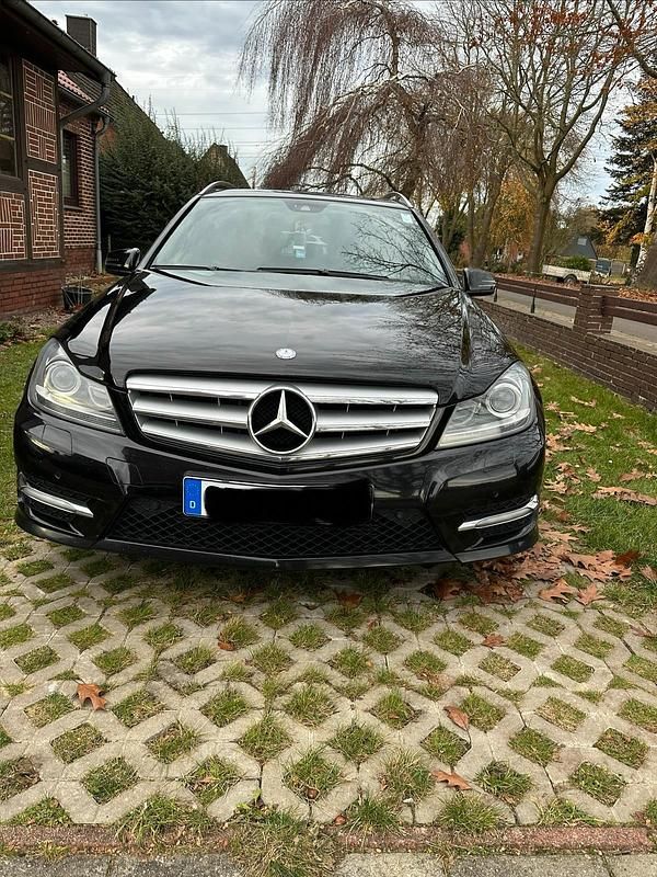 Gebraucht Mercedes 220 170 PS (125 kW) 2011 Schwarz Kombi
