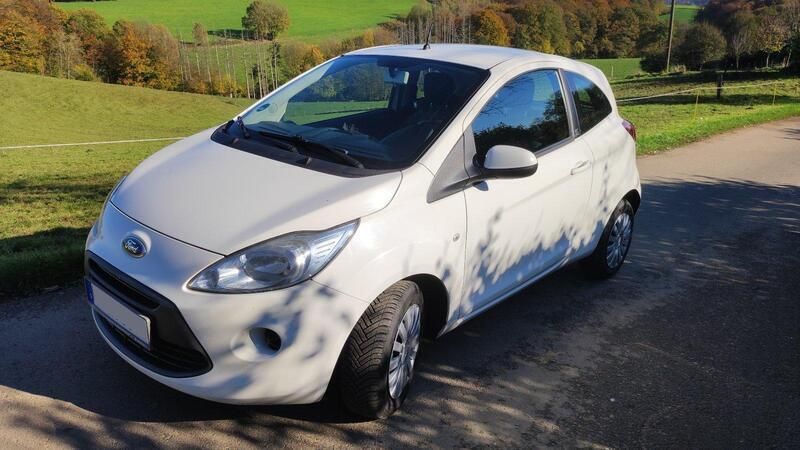 Weiß Gebraucht 2012 Ford Ka Kleinwagen | 3.800 € (Fairer Preis) - Bild 1/4