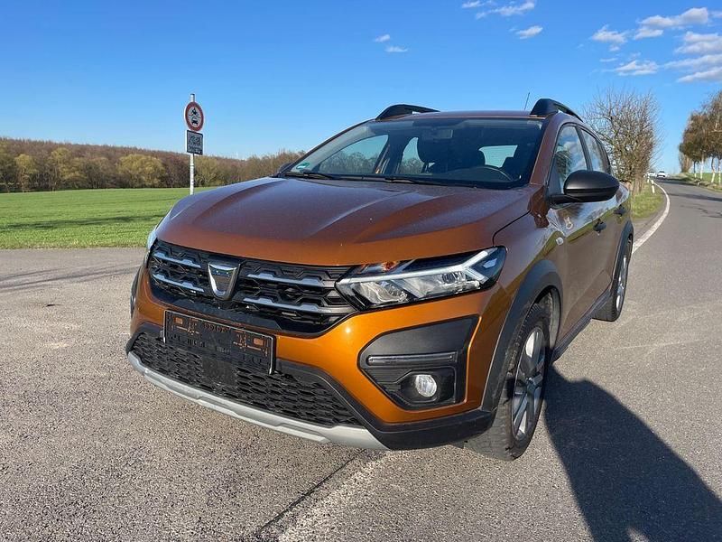 Gebraucht Dacia Sandero Essentiel 91 PS (66 kW) 2021 Orange Limousine