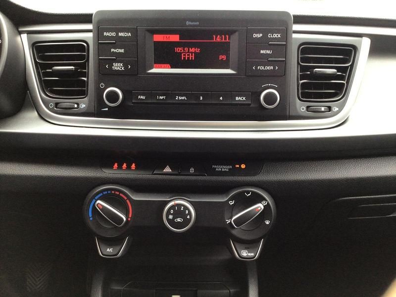 Gebraucht Kia Rio 84 PS (61 kW) 2021 Weiß Limousine