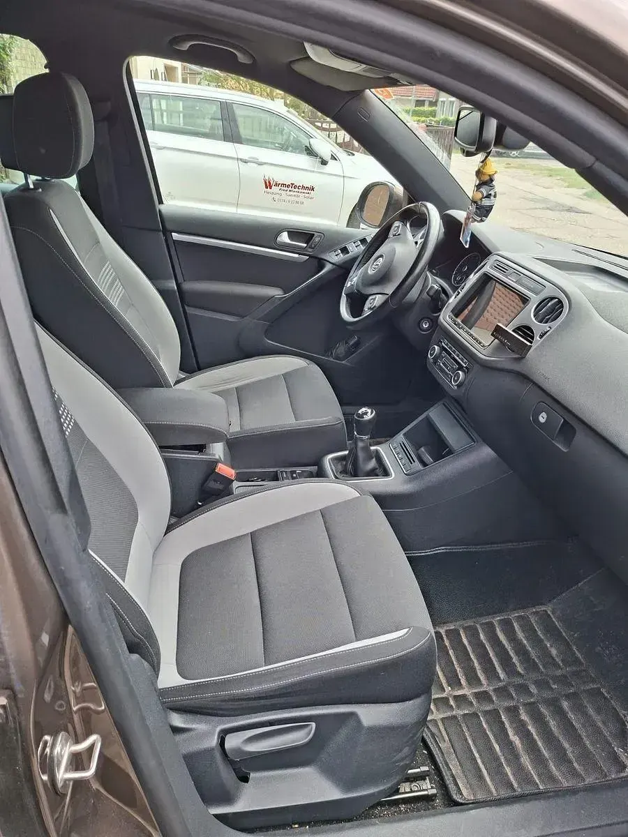 Gebraucht VW Tiguan Sportline 122 PS (89 kW) 2013 Braun SUV