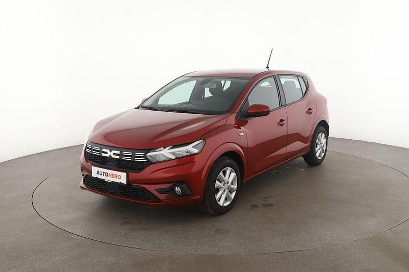 Rot Gebraucht 2023 Dacia Sandero Expression Kleinwagen | 17.710 € (Fairer Preis) - Bild 1/3