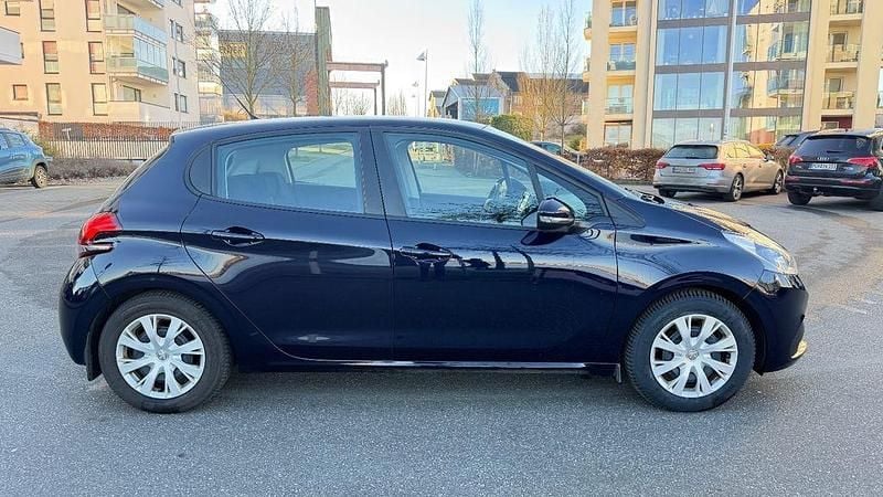 Gebraucht Peugeot 208 Active 82 PS (60 kW) 2018 Blau Kleinwagen