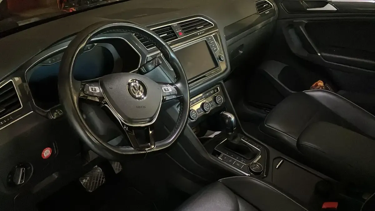 Gebraucht VW Tiguan Highline 190 PS (139 kW) 2016 Schwarz SUV