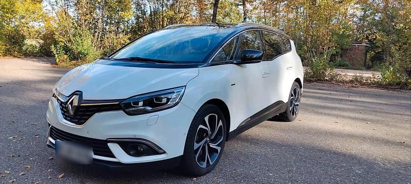 Weiß Gebraucht 2017 Renault Grand Scénic IV Bose Edition Van / Kleinbus | 12.500 € (Guter Preis) - Bild 1/4