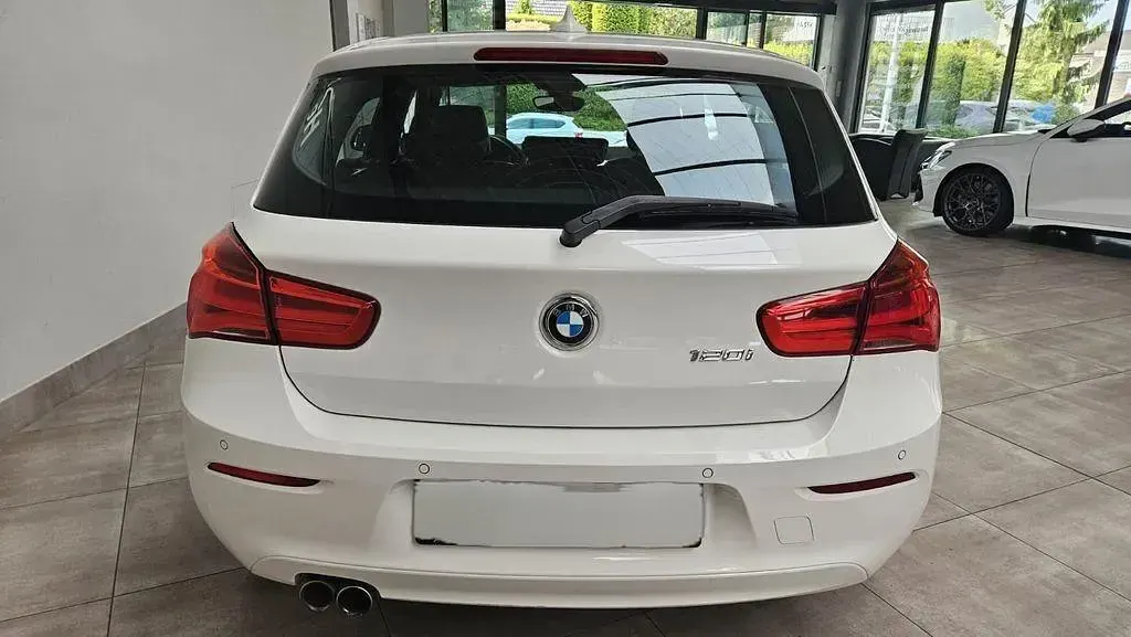 Gebraucht BMW 120 Advantage 184 PS (135 kW) 2018 Weiß Kleinwagen