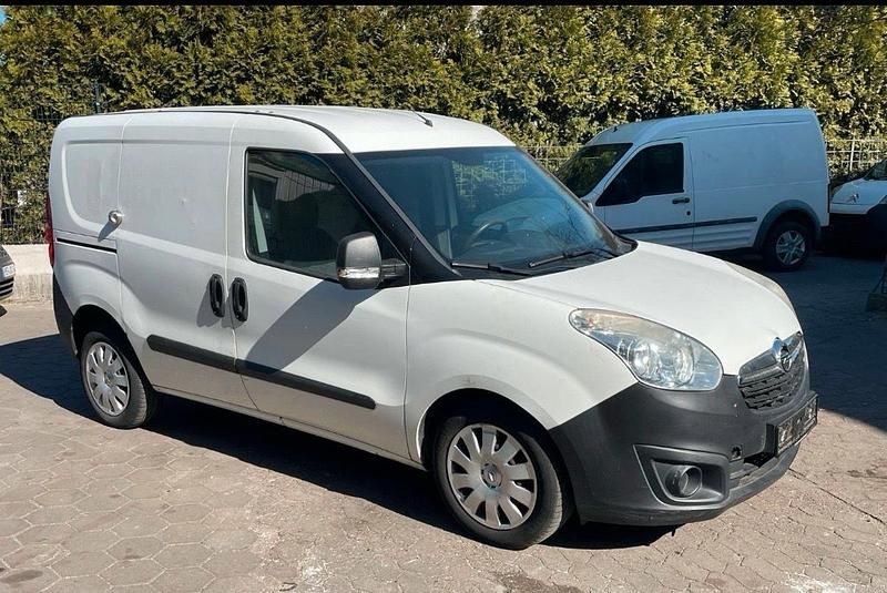 Gebraucht Opel Combo 104 PS (76 kW) 2013 Weiß Van / Kleinbus