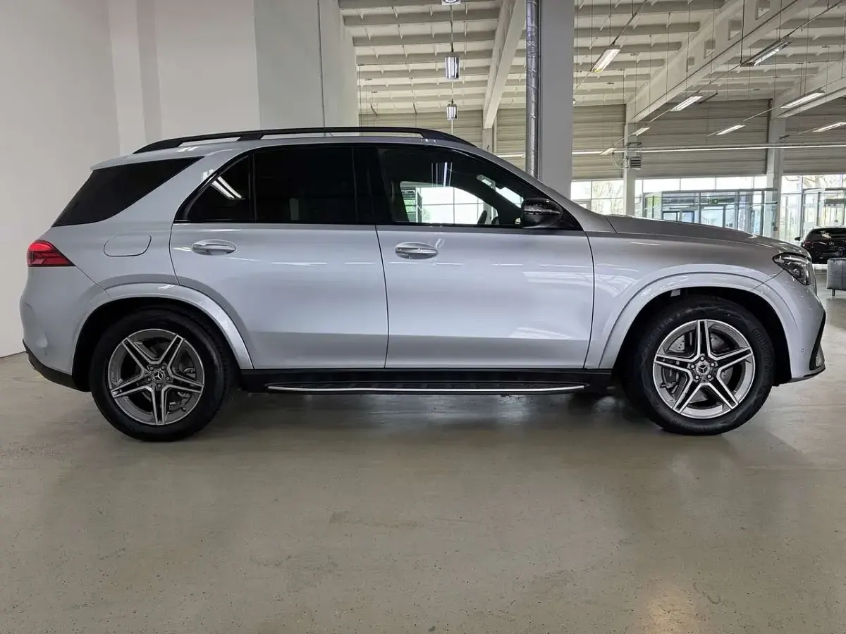 Gebraucht Mercedes GLE350 AMG 197 PS (144 kW) 2025 Metalliclack hightechsilber SUV