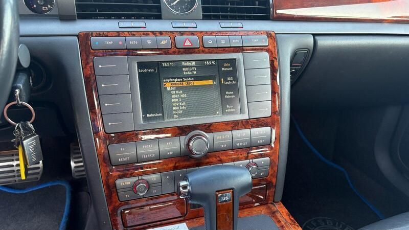 Usata VW Phaeton 239 CV (175 kW) 2008 Andere außenfarben Berlina