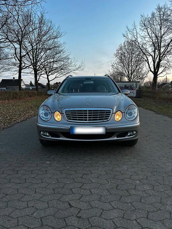 Gebraucht Mercedes E200 163 PS (119 kW) 2005 Grau Kombi