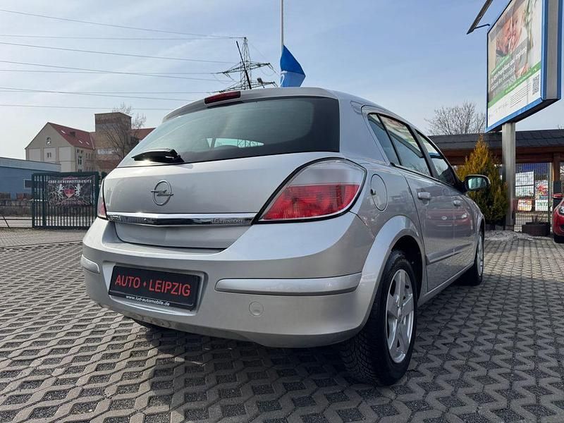 Gebraucht Opel Astra 105 PS (77 kW) 2005 Silber Limousine