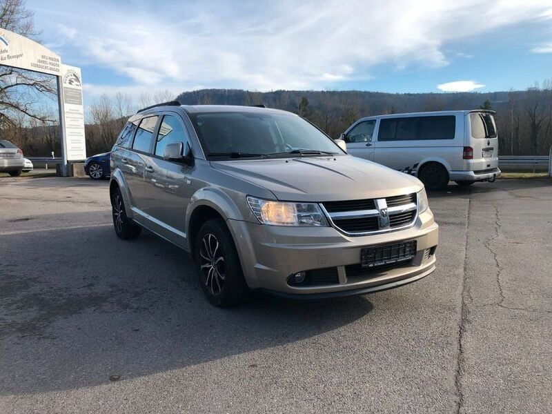 Gebraucht Dodge Journey SE 170 PS (125 kW) 2010 Beige SUV
