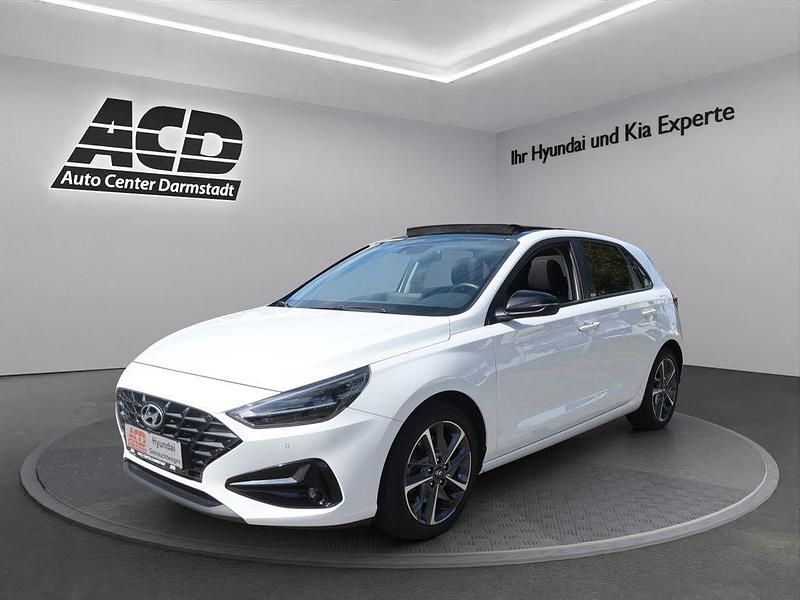 Weiß Gebraucht 2022 Hyundai i30 Edition 30+ Limousine | 17.970 € (Fairer Preis) - Bild 1/4