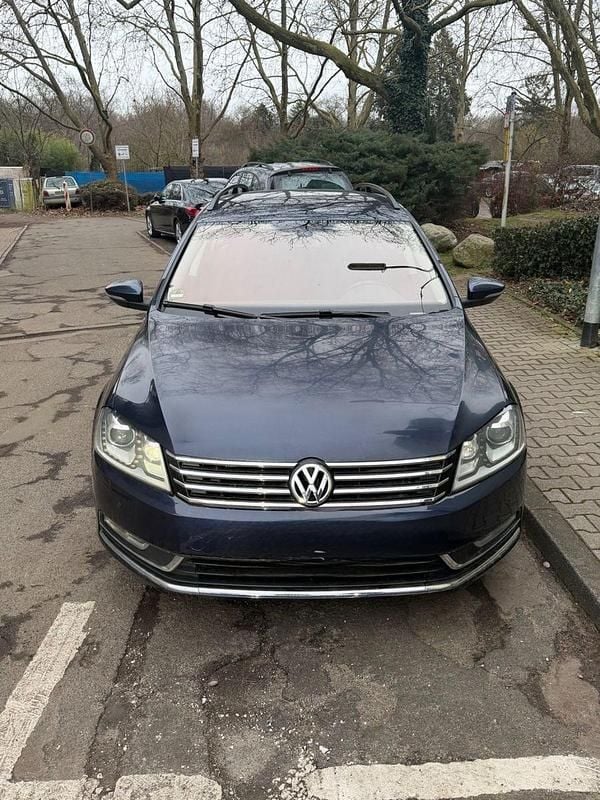 Gebraucht VW Passat Exclusive 140 PS (102 kW) 2012 Blau Kombi