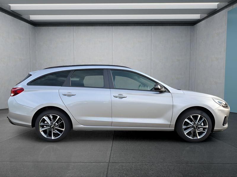 Silber Neu 2025 Hyundai i30 Kombi | 24.249 € (Teuer) - Bild 1/4