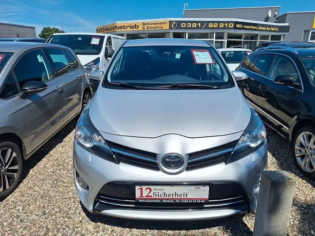 Gebraucht Toyota Verso Edition-S 147 PS (108 kW) 2018 Silber Van / Kleinbus