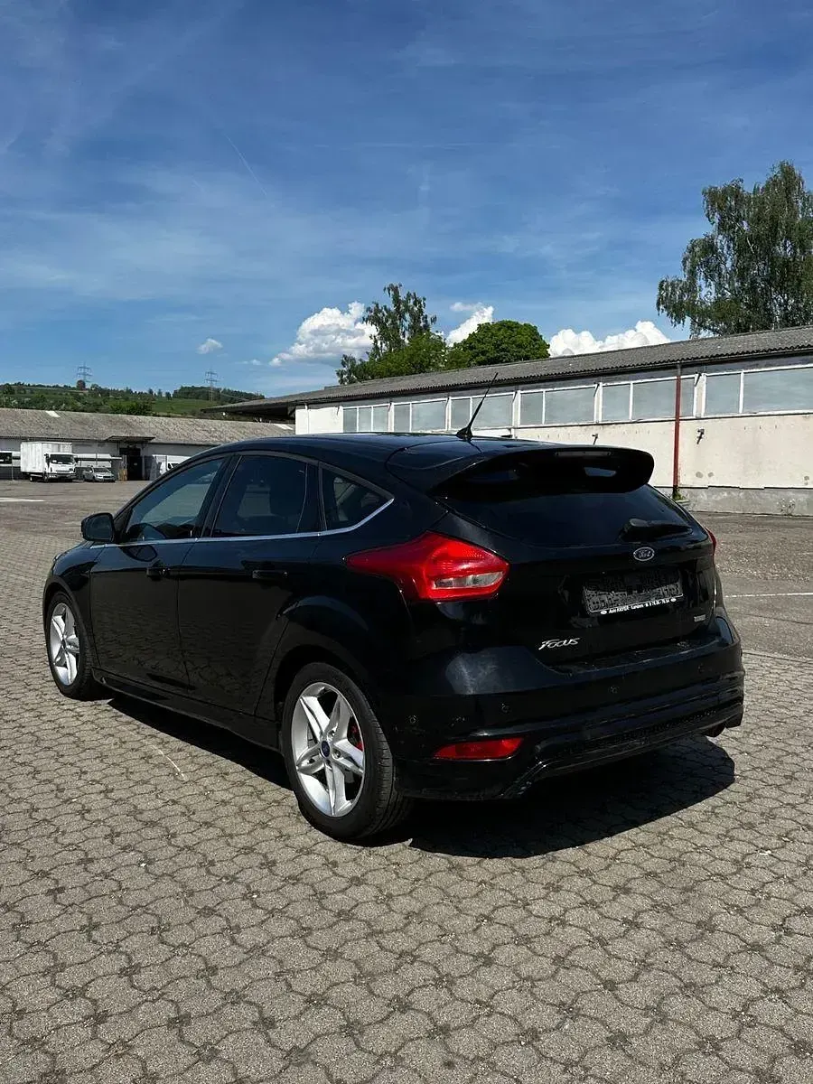 Gebraucht Ford Focus Titanium 150 PS (110 kW) 2016 Schwarz Limousine