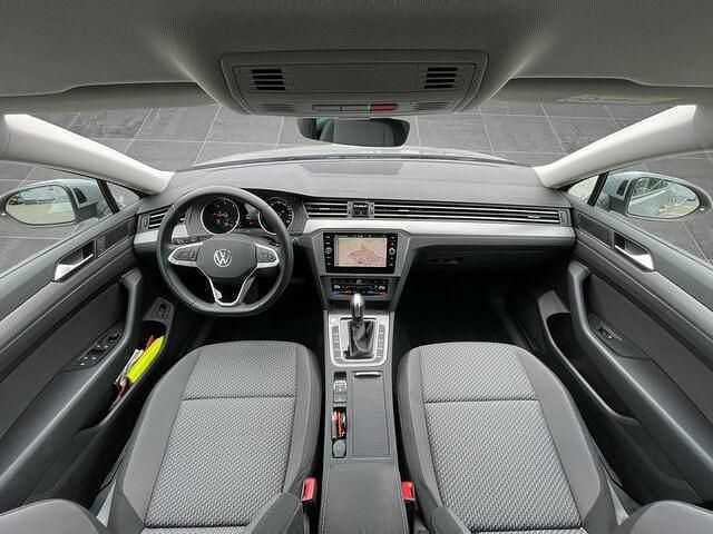 Używany VW Passat Basis 122 KM (89 kW) 2023 Szary Kombi