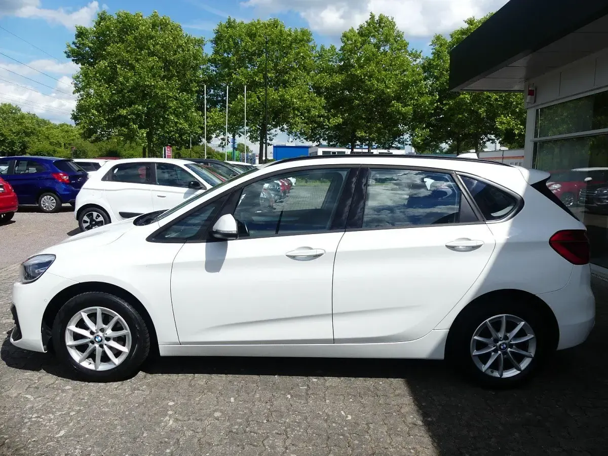 Gebraucht BMW 216 Active Tourer Advantage 150 PS (110 kW) 2020 Weiß Van / Kleinbus
