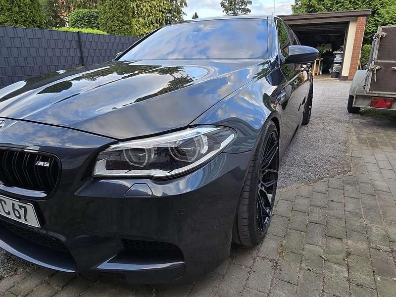 Grau Gebraucht 2015 BMW M5 Competition Edition Limousine | 43.999 € (Teuer) - Bild 1/4