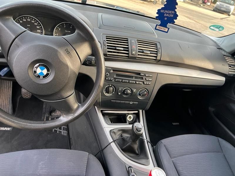 Gebraucht BMW 116 122 PS (89 kW) 2007 Schwarz Kleinwagen
