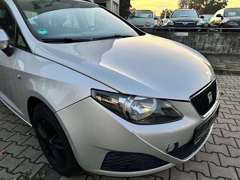 Silber Gebraucht 2011 Seat Ibiza ST Reference Kombi | 2.490 € (Fairer Preis) - Bild 1/4