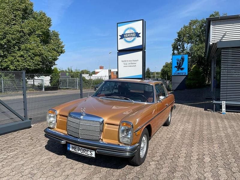 Byzanzgold metallic Gebraucht 1972 Mercedes W114 Coupé | 25.500 € - Bild 1/4