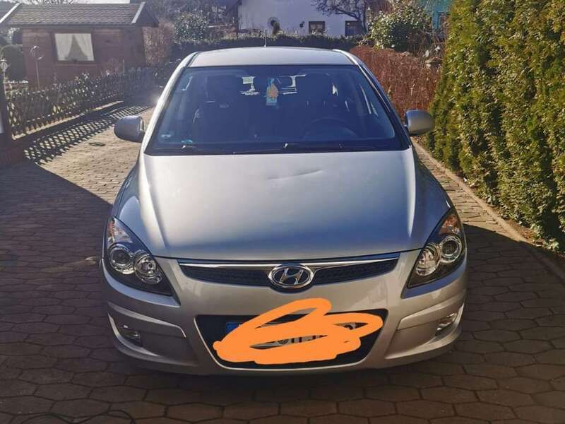 Silber Gebraucht 2009 Hyundai i30 Kombi | 2.599 € (Superpreis) - Bild 1/4