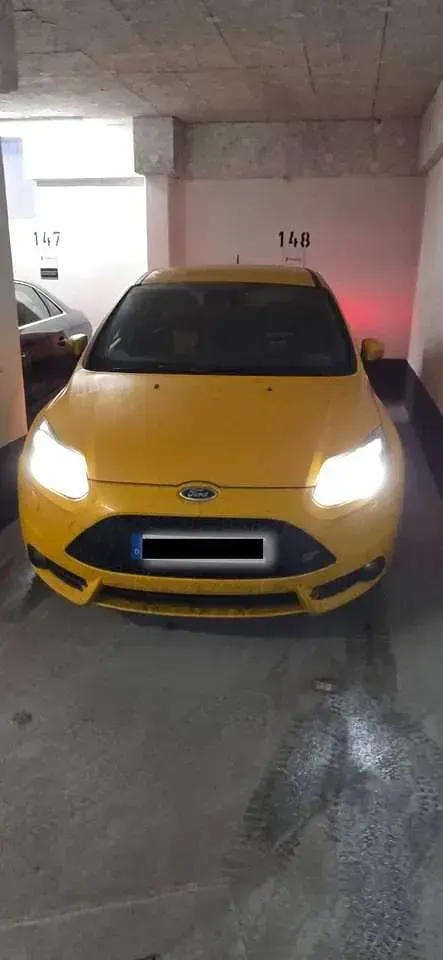 Gebraucht Ford Focus ST 250 PS (183 kW) 2012 Orange Limousine