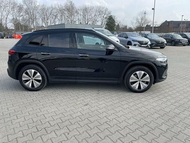 Gebraucht Mercedes EQA300 Progressive 167 kW (228 PS) 2022 Nachtschwarz SUV