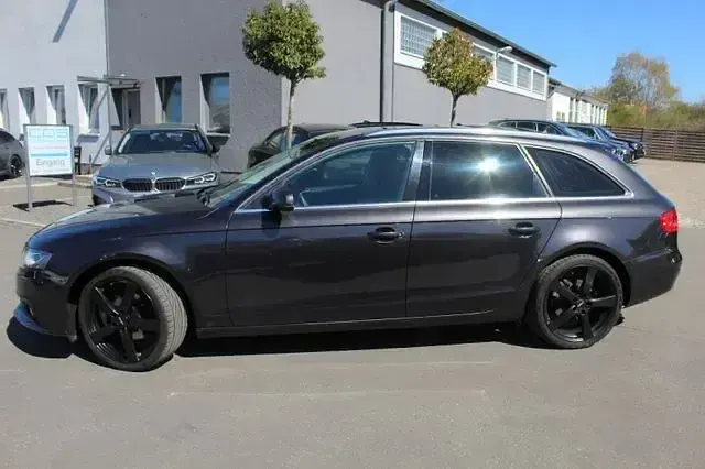 Gebraucht Audi A4 Ambiente 170 PS (125 kW) 2011 Lavagrau perleffekt Kombi