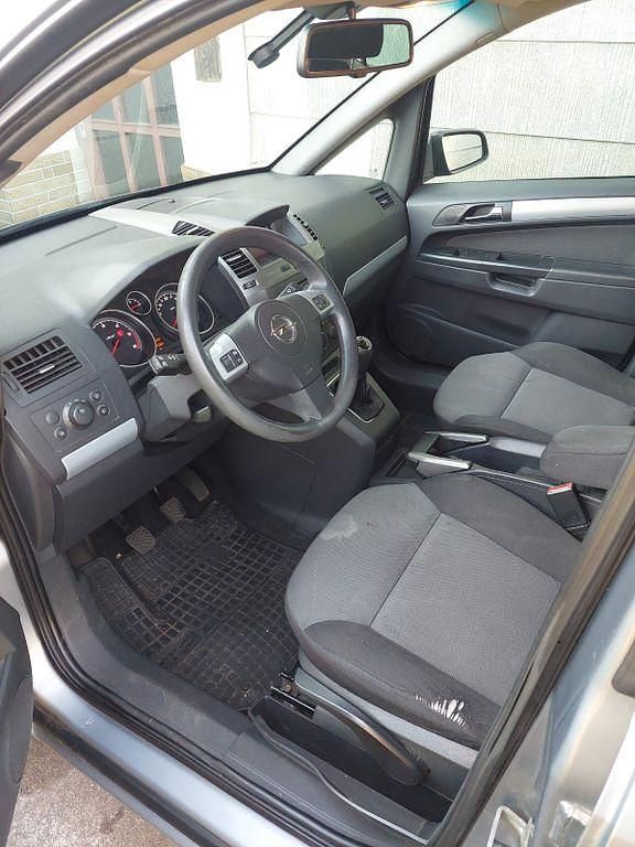 Gebraucht Opel Zafira Edition 150 PS (110 kW) 2005 Silber Van / Kleinbus