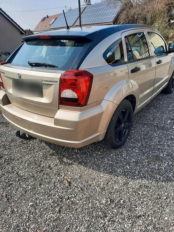 Gebraucht Dodge Caliber 150 PS (110 kW) 2009 Gold Kleinwagen