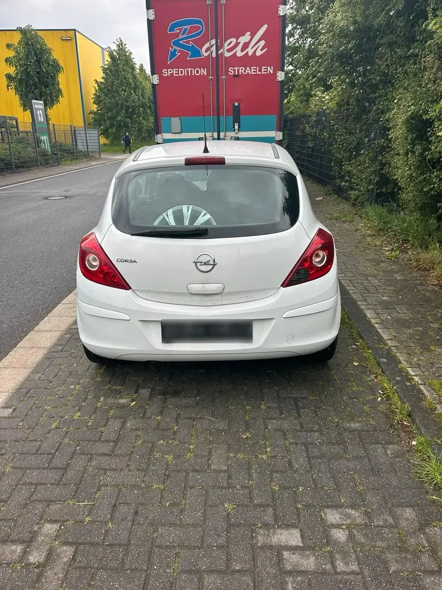 Gebraucht Opel Corsa 69 PS (50 kW) 2014 Weiß Kleinwagen