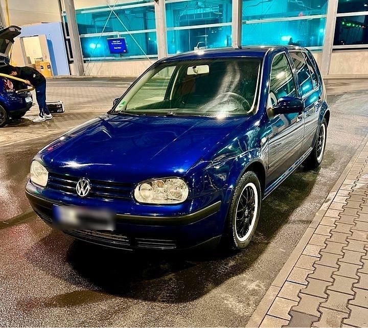 Gebraucht VW Golf IV 75 PS (55 kW) 2002 Blau Kleinwagen