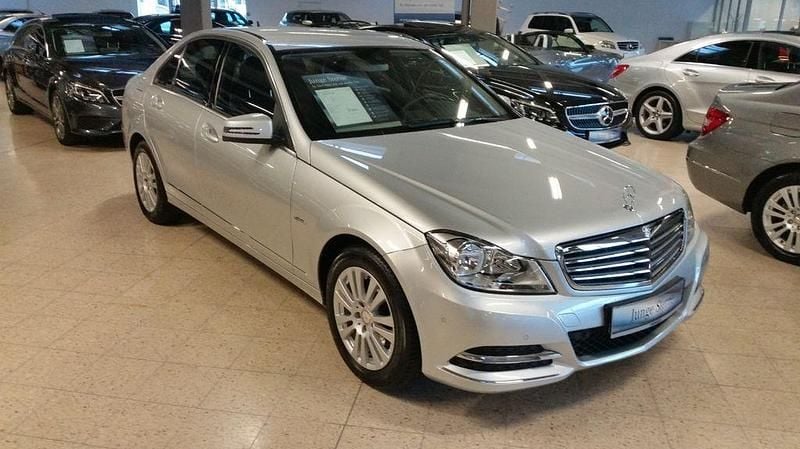 Gebraucht Mercedes C180 156 PS (114 kW) 2011 Silber Limousine