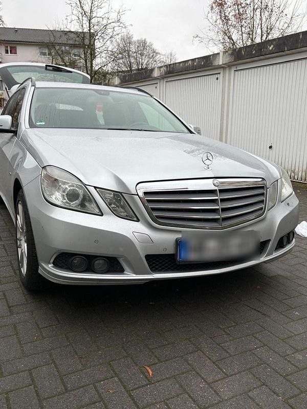 Gebraucht Mercedes E200 136 PS (100 kW) 2010 Silber Kombi