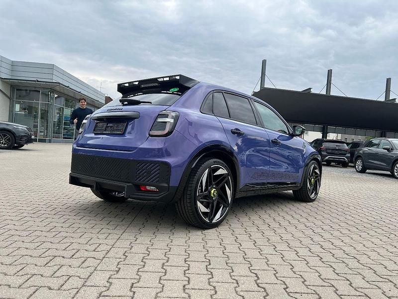 Neu Abarth 600e Scorpionissima 206 kW (281 PS) 2025 Hypnotic purple metallic SUV