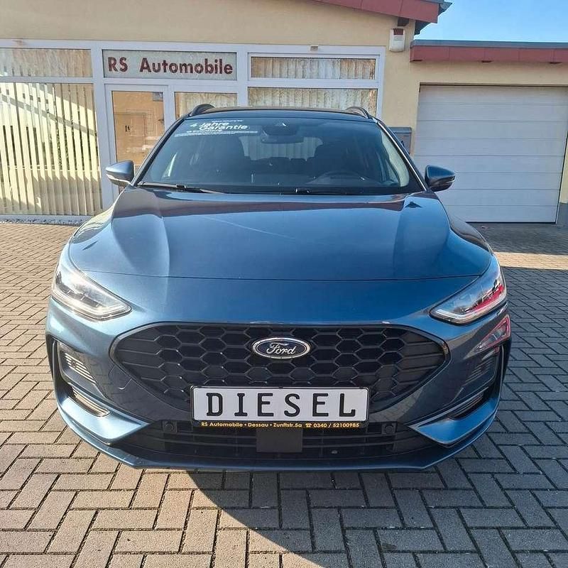 Gebraucht Ford Focus ST-Line X 116 PS (85 kW) 2024 Chromablaumetallic Kombi